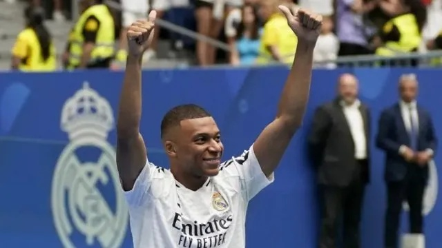 姆巴佩皇马首季40球耀眼，却仅收获2小冠，欧超杯与洲际杯的遗憾之旅