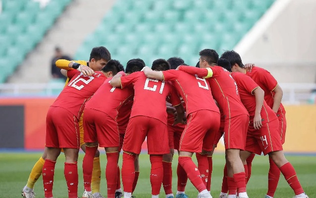 中国2-1卡塔尔，蒯纪闻的精彩瞬间见证亚洲足球新篇章